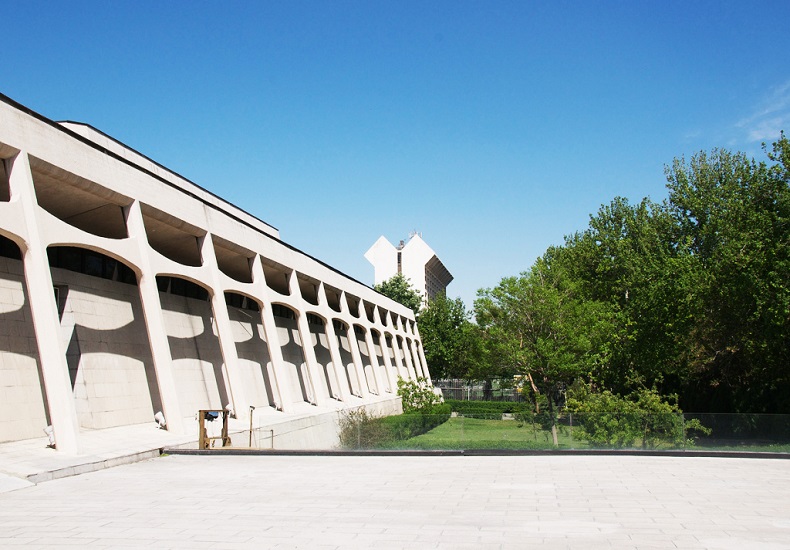 carpet museum Iran